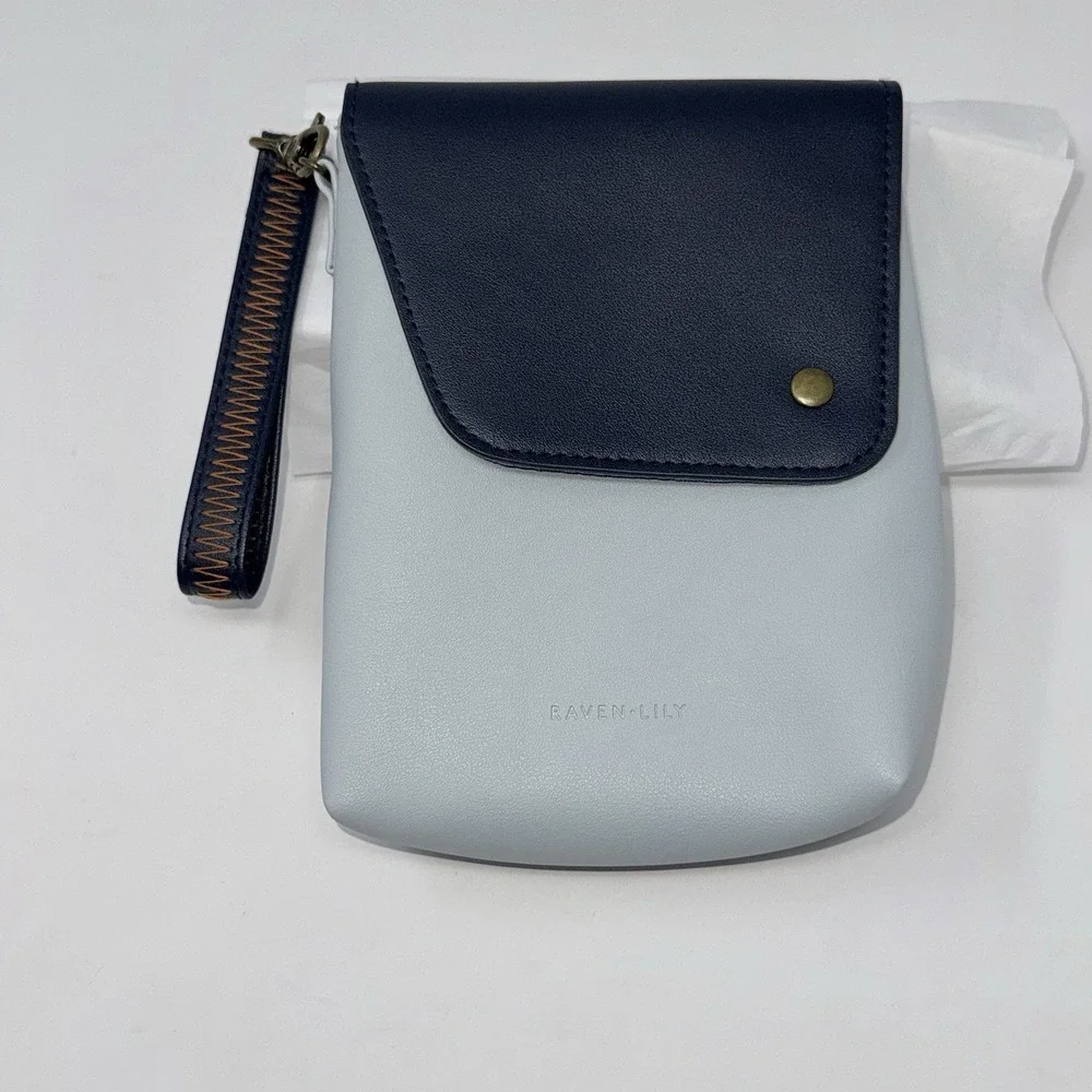Raven+Lily American Airlines Business Class Travel Bag LIMITED EDITION